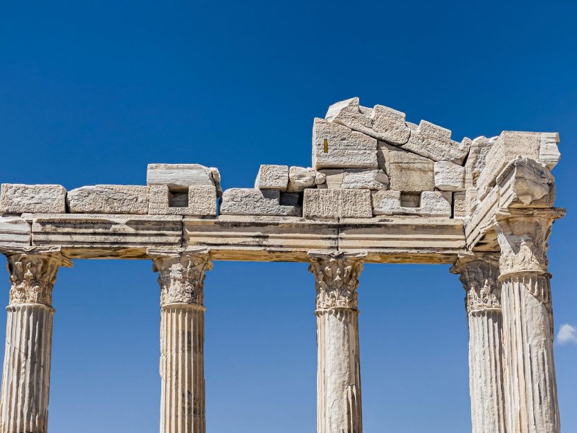Antalya'da Mermer Kumlama: Tarihi Yapılarda Restorasyon Uygulamaları